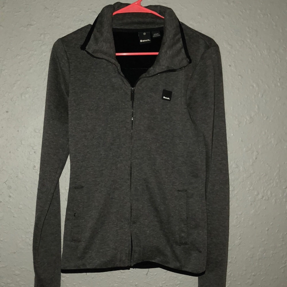 Bench zip up